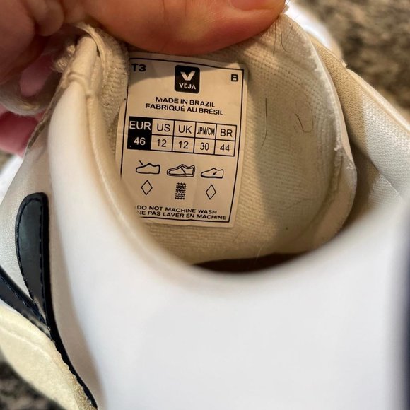 VEJA V-12 WHITE AND BLACK SNEAKERS - Picture 9 of 9